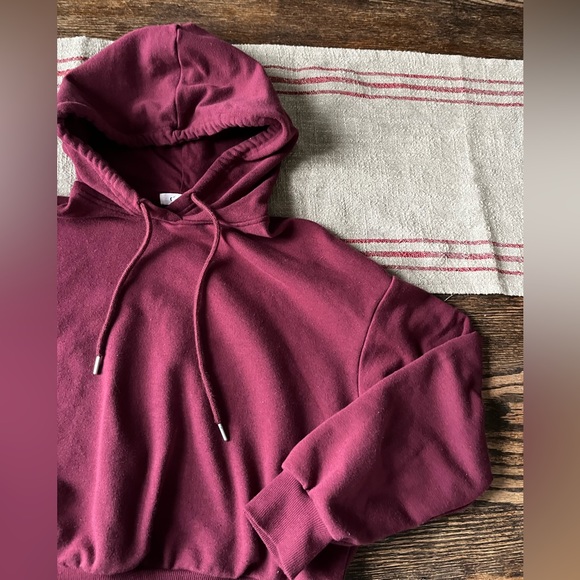 Cropped sweater - Picture 2 of 2